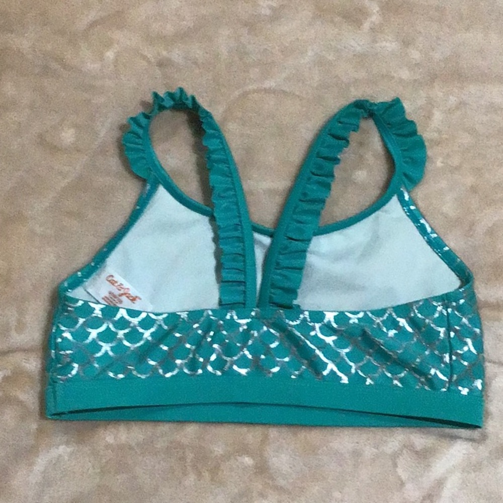 Bikini and cover-up skirt. - Picture 6 of 7